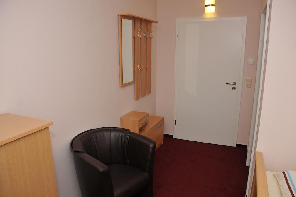 Hotel Pension Schwerin-Haus Schreiber Schwerin  Habitación foto
